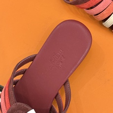 拖鞋 Hermès/爱马仕26WF新品镂空罗马猪笼猪鼻子拖鞋凉鞋罗马猪笼镂空太有腔调标志性猪鼻扣辨识度拉 拖鞋 Hermès/爱马仕26WF新品镂空罗马猪笼猪鼻子拖鞋凉鞋罗马猪笼镂空太有腔调标志性猪鼻扣辨识度拉