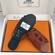 拖鞋 Hermès/爱马仕26WF新品镂空罗马猪笼猪鼻子拖鞋凉鞋罗马猪笼镂空太有腔调标志性猪鼻扣辨识度拉 拖鞋 Hermès/爱马仕26WF新品镂空罗马猪笼猪鼻子拖鞋凉鞋罗马猪笼镂空太有腔调标志性猪鼻扣辨识度拉