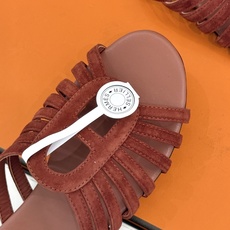 拖鞋 Hermès/爱马仕26WF新品镂空罗马猪笼猪鼻子拖鞋凉鞋罗马猪笼镂空太有腔调标志性猪鼻扣辨识度拉 拖鞋 Hermès/爱马仕26WF新品镂空罗马猪笼猪鼻子拖鞋凉鞋罗马猪笼镂空太有腔调标志性猪鼻扣辨识度拉