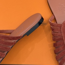 拖鞋 Hermès/爱马仕26WF新品镂空罗马猪笼猪鼻子拖鞋凉鞋罗马猪笼镂空太有腔调标志性猪鼻扣辨识度拉 拖鞋 Hermès/爱马仕26WF新品镂空罗马猪笼猪鼻子拖鞋凉鞋罗马猪笼镂空太有腔调标志性猪鼻扣辨识度拉