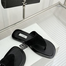 Toteme 26WF新品复古极简夹脚人字拖鞋复古方头线条干净利落夹趾设计简约不张扬低跟稳当走路毫不费力 Toteme 26WF新品复古极简夹脚人字拖鞋复古方头线条干净利落夹趾设计简约不张扬低跟稳当走路毫不费力