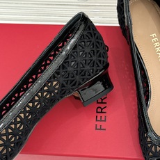 Ferragamo/菲拉格慕26WF新品蝴蝶结镂空粗跟单鞋经典蝴蝶结饰鞋头双侧镂空漾开柔美感粗跟稳当显高 Ferragamo/菲拉格慕26WF新品蝴蝶结镂空粗跟单鞋经典蝴蝶结饰鞋头双侧镂空漾开柔美感粗跟稳当显高