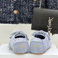 Celine/赛琳26WF新品麂皮系带小皮鞋春秋鞋柜必备百搭款经典系带配金色鞋眼柔润鞋型贴合脚面上脚秀气 Celine/赛琳26WF新品麂皮系带小皮鞋春秋鞋柜必备百搭款经典系带配金色鞋眼柔润鞋型贴合脚面上脚秀气