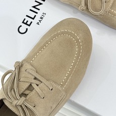 Celine/赛琳26WF新品麂皮系带小皮鞋春秋鞋柜必备百搭款经典系带配金色鞋眼柔润鞋型贴合脚面上脚秀气 Celine/赛琳26WF新品麂皮系带小皮鞋春秋鞋柜必备百搭款经典系带配金色鞋眼柔润鞋型贴合脚面上脚秀气