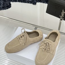 Celine/赛琳26WF新品麂皮系带小皮鞋春秋鞋柜必备百搭款经典系带配金色鞋眼柔润鞋型贴合脚面上脚秀气 Celine/赛琳26WF新品麂皮系带小皮鞋春秋鞋柜必备百搭款经典系带配金色鞋眼柔润鞋型贴合脚面上脚秀气