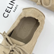 Celine/赛琳26WF新品麂皮系带小皮鞋春秋鞋柜必备百搭款经典系带配金色鞋眼柔润鞋型贴合脚面上脚秀气 Celine/赛琳26WF新品麂皮系带小皮鞋春秋鞋柜必备百搭款经典系带配金色鞋眼柔润鞋型贴合脚面上脚秀气
