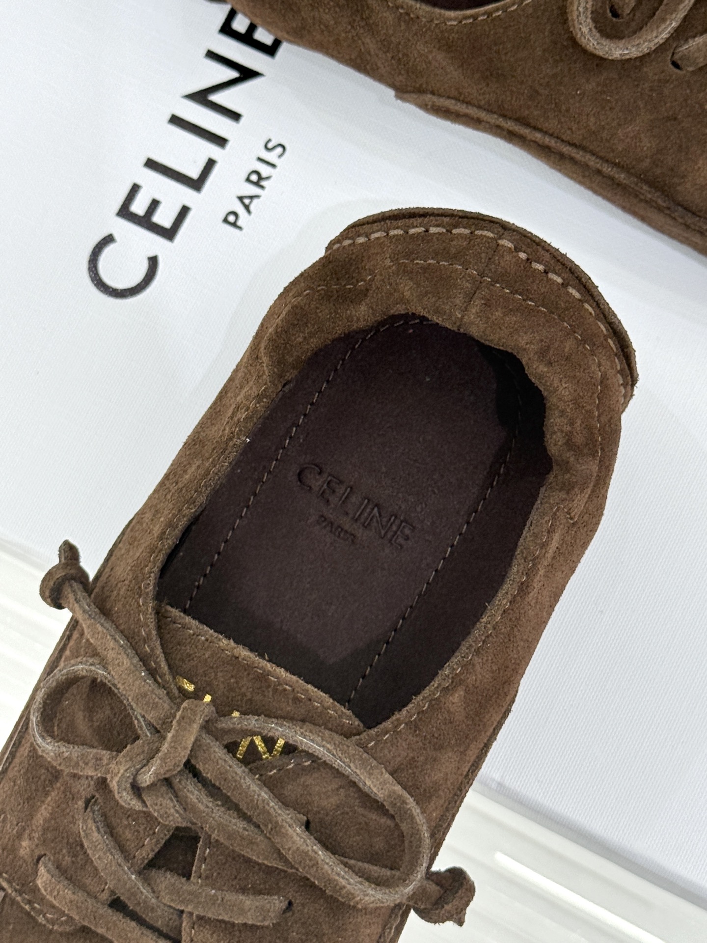 Celine/赛琳26WF新品麂皮系带小皮鞋春秋鞋柜必备百搭款经典系带配金色鞋眼柔润鞋型贴合脚面上脚秀气