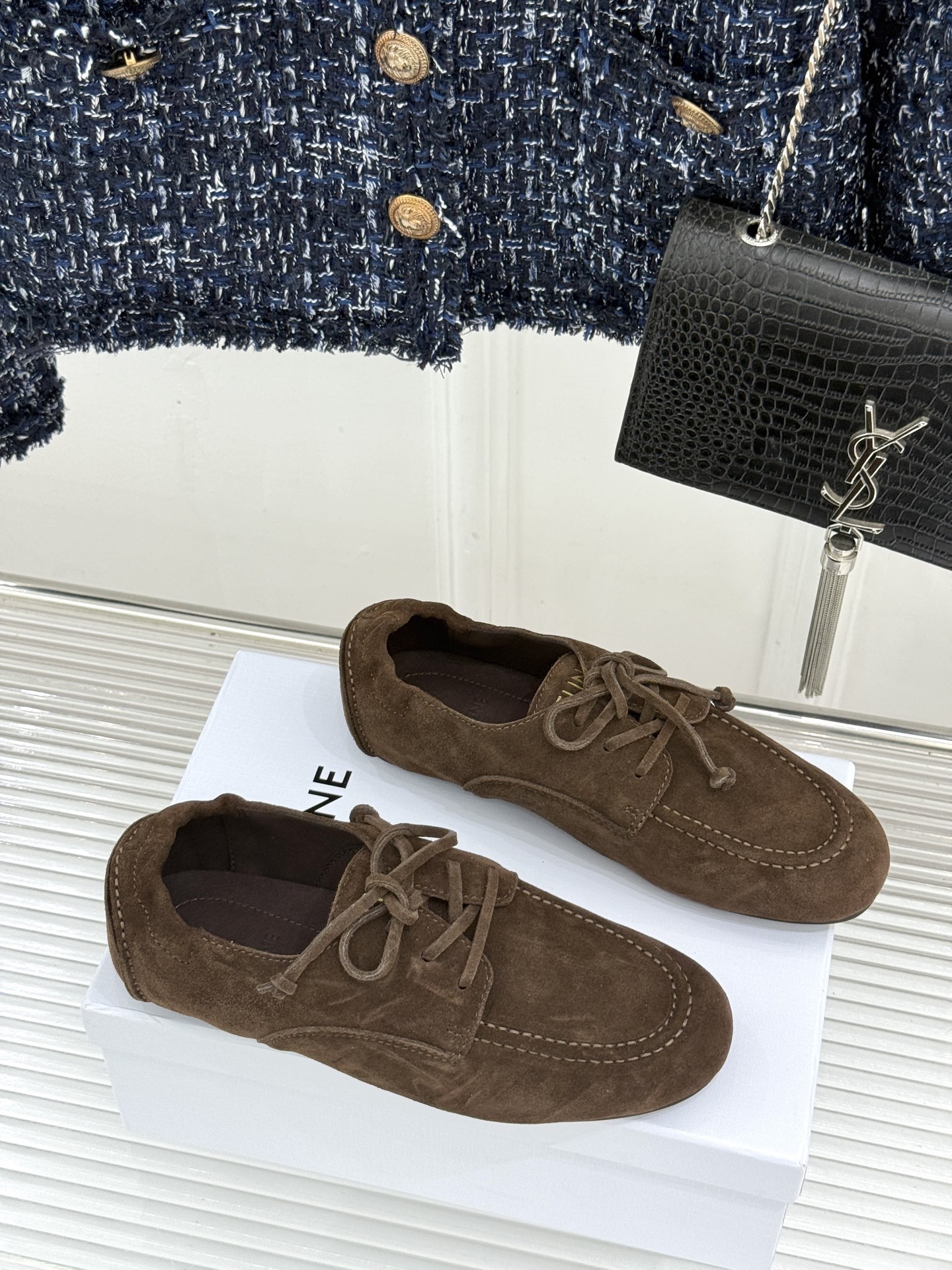 Celine/赛琳26WF新品麂皮系带小皮鞋春秋鞋柜必备百搭款经典系带配金色鞋眼柔润鞋型贴合脚面上脚秀气