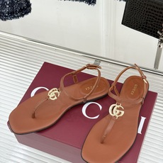 Gucci/古驰26WF新品双G夹脚方头平底凉鞋G家26WF春夏度假新作复古方头勾勒纤细脚型经典互扣双G Gucci/古驰26WF新品双G夹脚方头平底凉鞋G家26WF春夏度假新作复古方头勾勒纤细脚型经典互扣双G