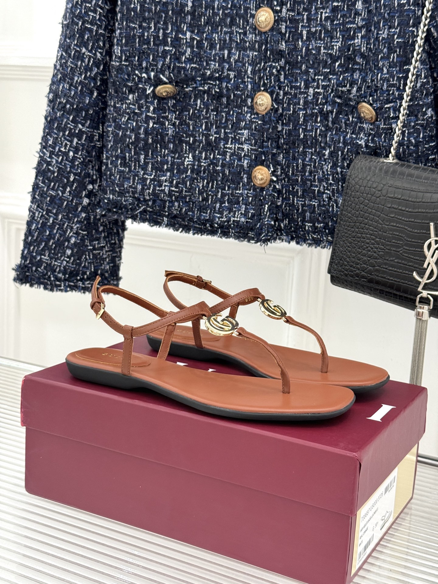 Gucci/古驰26WF新品双G夹脚方头平底凉鞋G家26WF春夏度假新作复古方头勾勒纤细脚型经典互扣双G