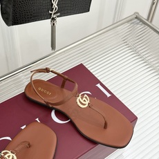 Gucci/古驰26WF新品双G夹脚方头平底凉鞋G家26WF春夏度假新作复古方头勾勒纤细脚型经典互扣双G Gucci/古驰26WF新品双G夹脚方头平底凉鞋G家26WF春夏度假新作复古方头勾勒纤细脚型经典互扣双G