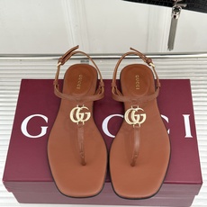 Gucci/古驰26WF新品双G夹脚方头平底凉鞋G家26WF春夏度假新作复古方头勾勒纤细脚型经典互扣双G Gucci/古驰26WF新品双G夹脚方头平底凉鞋G家26WF春夏度假新作复古方头勾勒纤细脚型经典互扣双G