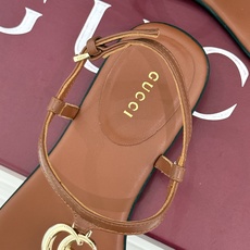 Gucci/古驰26WF新品双G夹脚方头平底凉鞋G家26WF春夏度假新作复古方头勾勒纤细脚型经典互扣双G Gucci/古驰26WF新品双G夹脚方头平底凉鞋G家26WF春夏度假新作复古方头勾勒纤细脚型经典互扣双G