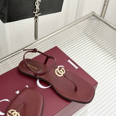 Gucci/古驰26WF新品双G夹脚方头平底凉鞋G家26WF春夏度假新作复古方头勾勒纤细脚型经典互扣双G Gucci/古驰26WF新品双G夹脚方头平底凉鞋G家26WF春夏度假新作复古方头勾勒纤细脚型经典互扣双G