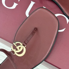 Gucci/古驰26WF新品双G夹脚方头平底凉鞋G家26WF春夏度假新作复古方头勾勒纤细脚型经典互扣双G Gucci/古驰26WF新品双G夹脚方头平底凉鞋G家26WF春夏度假新作复古方头勾勒纤细脚型经典互扣双G