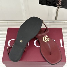 Gucci/古驰26WF新品双G夹脚方头平底凉鞋G家26WF春夏度假新作复古方头勾勒纤细脚型经典互扣双G Gucci/古驰26WF新品双G夹脚方头平底凉鞋G家26WF春夏度假新作复古方头勾勒纤细脚型经典互扣双G