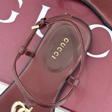 Gucci/古驰26WF新品双G夹脚方头平底凉鞋G家26WF春夏度假新作复古方头勾勒纤细脚型经典互扣双G Gucci/古驰26WF新品双G夹脚方头平底凉鞋G家26WF春夏度假新作复古方头勾勒纤细脚型经典互扣双G
