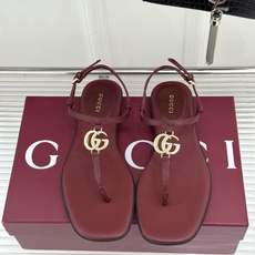Gucci/古驰26WF新品双G夹脚方头平底凉鞋G家26WF春夏度假新作复古方头勾勒纤细脚型经典互扣双G Gucci/古驰26WF新品双G夹脚方头平底凉鞋G家26WF春夏度假新作复古方头勾勒纤细脚型经典互扣双G