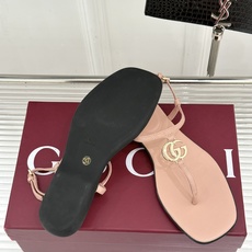 Gucci/古驰26WF新品双G夹脚方头平底凉鞋G家26WF春夏度假新作复古方头勾勒纤细脚型经典互扣双G Gucci/古驰26WF新品双G夹脚方头平底凉鞋G家26WF春夏度假新作复古方头勾勒纤细脚型经典互扣双G