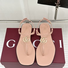 Gucci/古驰26WF新品双G夹脚方头平底凉鞋G家26WF春夏度假新作复古方头勾勒纤细脚型经典互扣双G Gucci/古驰26WF新品双G夹脚方头平底凉鞋G家26WF春夏度假新作复古方头勾勒纤细脚型经典互扣双G