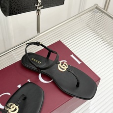 Gucci/古驰26WF新品双G夹脚方头平底凉鞋G家26WF春夏度假新作复古方头勾勒纤细脚型经典互扣双G Gucci/古驰26WF新品双G夹脚方头平底凉鞋G家26WF春夏度假新作复古方头勾勒纤细脚型经典互扣双G