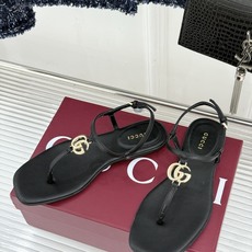 Gucci/古驰26WF新品双G夹脚方头平底凉鞋G家26WF春夏度假新作复古方头勾勒纤细脚型经典互扣双G Gucci/古驰26WF新品双G夹脚方头平底凉鞋G家26WF春夏度假新作复古方头勾勒纤细脚型经典互扣双G