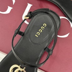 Gucci/古驰26WF新品双G夹脚方头平底凉鞋G家26WF春夏度假新作复古方头勾勒纤细脚型经典互扣双G Gucci/古驰26WF新品双G夹脚方头平底凉鞋G家26WF春夏度假新作复古方头勾勒纤细脚型经典互扣双G