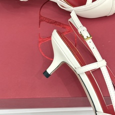 Valentino/华伦天奴26WF新品樱桃装饰尖头猫跟凉鞋夏日出街回头率超高小众别致完全不怕撞款轻奢氛 Valentino/华伦天奴26WF新品樱桃装饰尖头猫跟凉鞋夏日出街回头率超高小众别致完全不怕撞款轻奢氛
