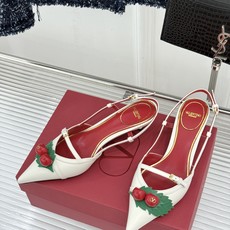 Valentino/华伦天奴26WF新品樱桃装饰尖头猫跟凉鞋夏日出街回头率超高小众别致完全不怕撞款轻奢氛 Valentino/华伦天奴26WF新品樱桃装饰尖头猫跟凉鞋夏日出街回头率超高小众别致完全不怕撞款轻奢氛