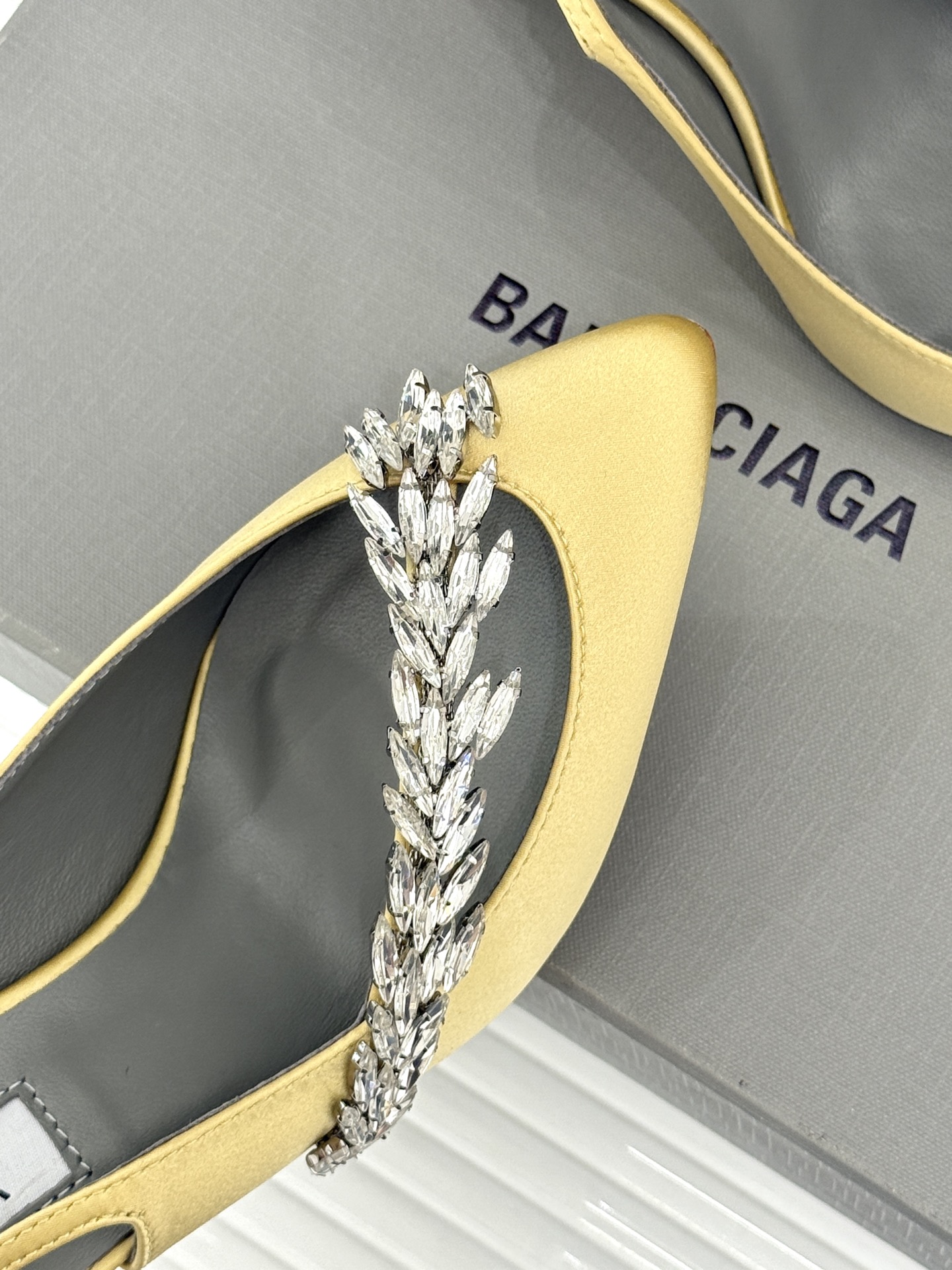 Balenciaga x Manolo Blahnik联盟款26WF新品水晶叶真丝高跟拖鞋凉鞋巴黎世家联
