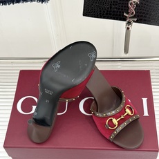 Gucci/古驰26WF新品老花马衔扣铆钉一字带平底高跟拖鞋典藏GG老花铺满鞋面金属铆钉点缀精致一字带经 Gucci/古驰26WF新品老花马衔扣铆钉一字带平底高跟拖鞋典藏GG老花铺满鞋面金属铆钉点缀精致一字带经