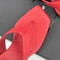 Saint Laurent /圣罗兰26WF新品透明跟夹脚粗跟方头人字拖鞋方头夹脚勾勒纤细脚型透明粗跟隐 Saint Laurent /圣罗兰26WF新品透明跟夹脚粗跟方头人字拖鞋方头夹脚勾勒纤细脚型透明粗跟隐