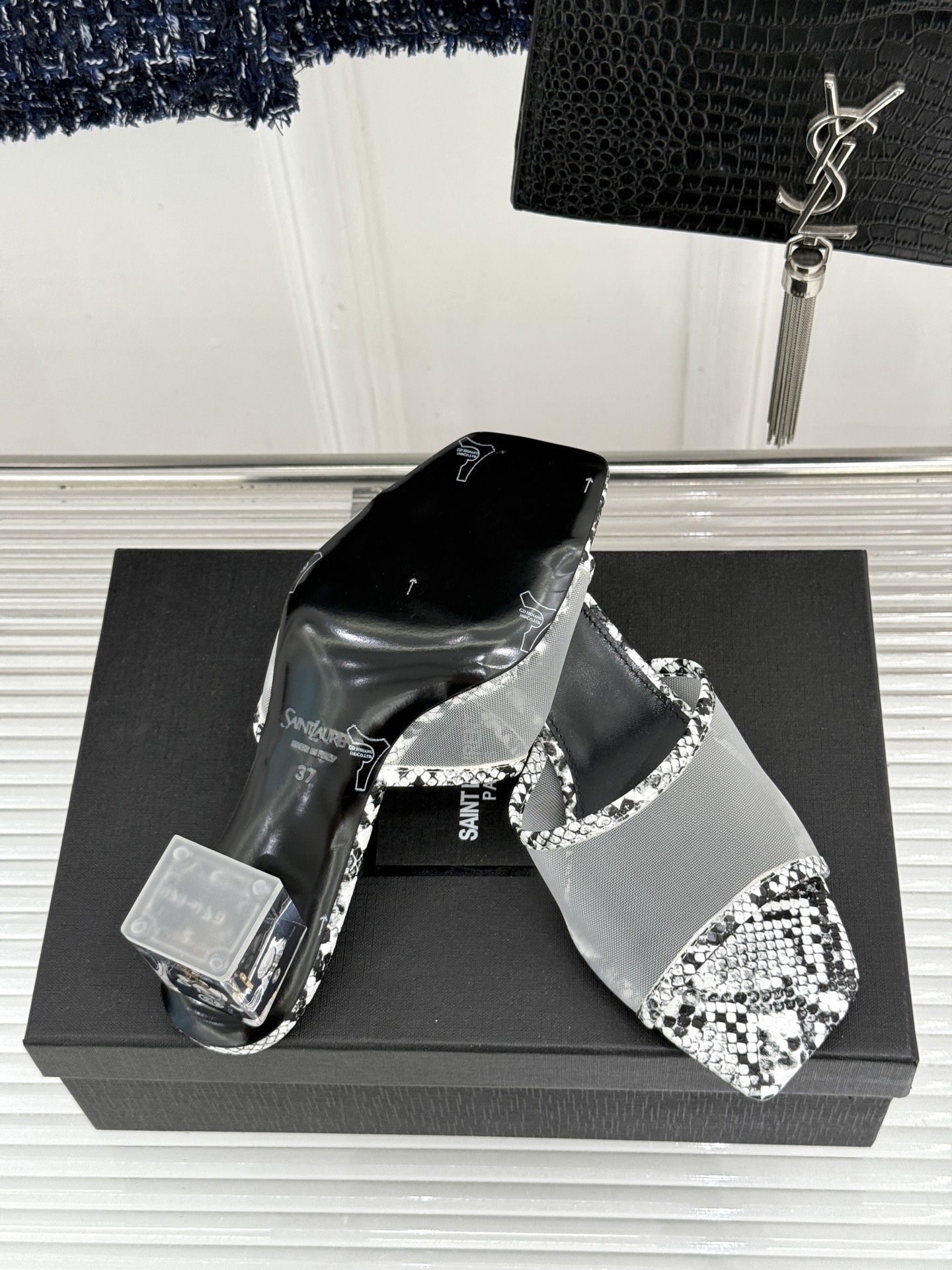 Saint Laurent /圣罗兰26WF新品一字带网面透明跟方头粗跟拖鞋织网纱透出清透呼吸感一字带利
