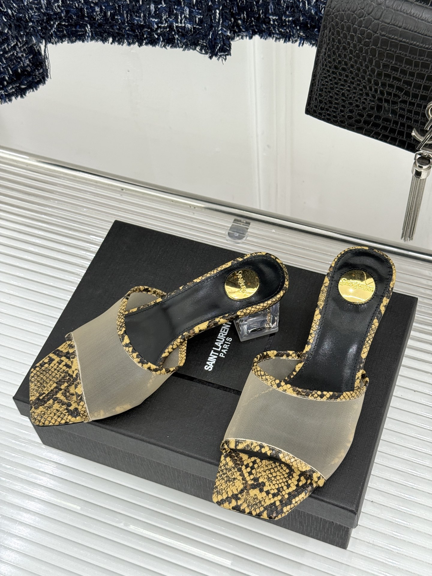 Saint Laurent /圣罗兰26WF新品一字带网面透明跟方头粗跟拖鞋织网纱透出清透呼吸感一字带利
