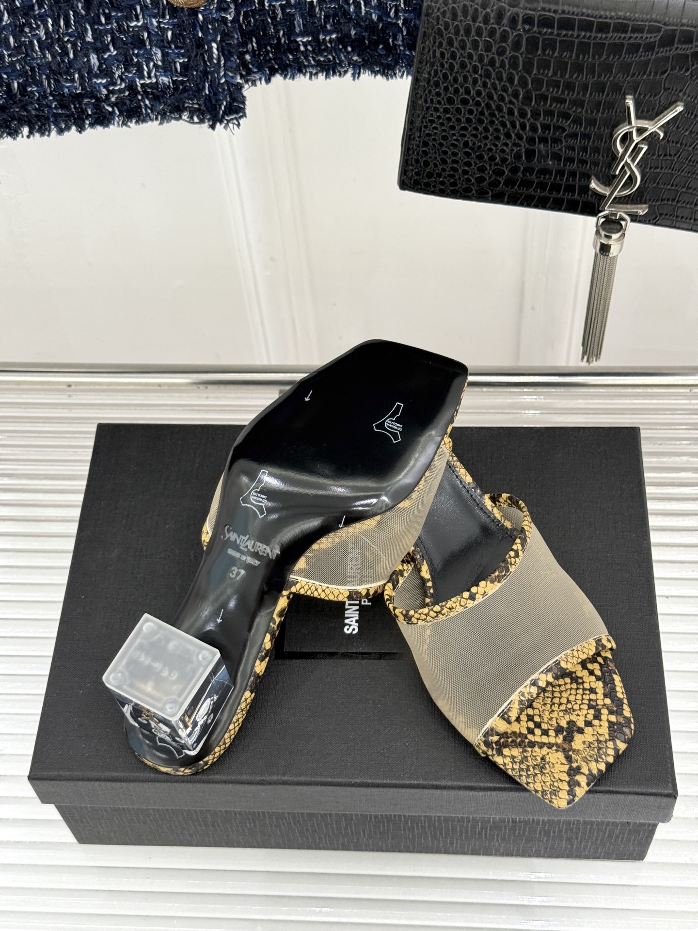 Saint Laurent /圣罗兰26WF新品一字带网面透明跟方头粗跟拖鞋织网纱透出清透呼吸感一字带利