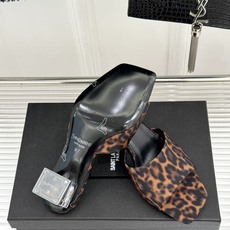 Saint Laurent /圣罗兰26WF新品一字带透明跟方头粗跟拖鞋方头廓形利落又高级透明粗跟稳当显 Saint Laurent /圣罗兰26WF新品一字带透明跟方头粗跟拖鞋方头廓形利落又高级透明粗跟稳当显