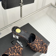 Saint Laurent /圣罗兰26WF新品一字带透明跟方头粗跟拖鞋方头廓形利落又高级透明粗跟稳当显 Saint Laurent /圣罗兰26WF新品一字带透明跟方头粗跟拖鞋方头廓形利落又高级透明粗跟稳当显