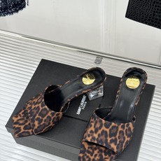 Saint Laurent /圣罗兰26WF新品一字带透明跟方头粗跟拖鞋方头廓形利落又高级透明粗跟稳当显 Saint Laurent /圣罗兰26WF新品一字带透明跟方头粗跟拖鞋方头廓形利落又高级透明粗跟稳当显