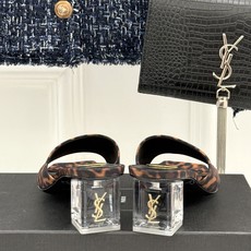 Saint Laurent /圣罗兰26WF新品一字带透明跟方头粗跟拖鞋方头廓形利落又高级透明粗跟稳当显 Saint Laurent /圣罗兰26WF新品一字带透明跟方头粗跟拖鞋方头廓形利落又高级透明粗跟稳当显