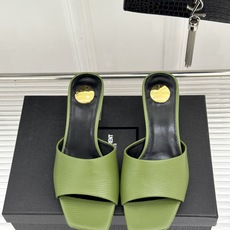 Saint Laurent /圣罗兰26WF新品一字带透明跟方头粗跟拖鞋方头廓形利落又高级透明粗跟稳当显 Saint Laurent /圣罗兰26WF新品一字带透明跟方头粗跟拖鞋方头廓形利落又高级透明粗跟稳当显