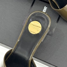 Saint Laurent /圣罗兰26WF新品一字带透明跟方头粗跟拖鞋方头廓形利落又高级透明粗跟稳当显 Saint Laurent /圣罗兰26WF新品一字带透明跟方头粗跟拖鞋方头廓形利落又高级透明粗跟稳当显