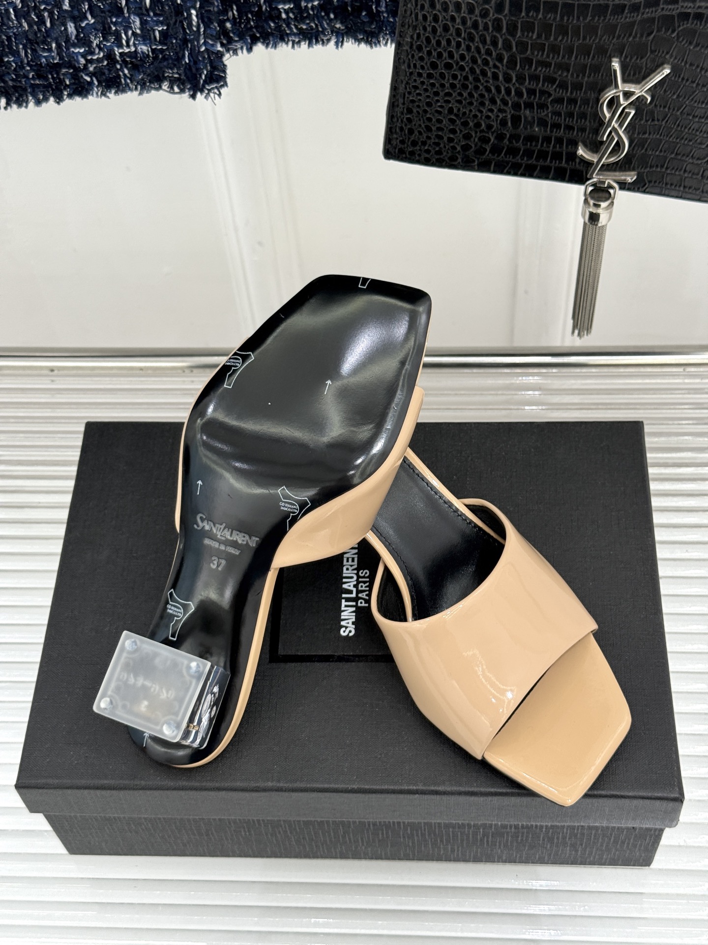 Saint Laurent /圣罗兰26WF新品一字带透明跟方头粗跟拖鞋方头廓形利落又高级透明粗跟稳当显