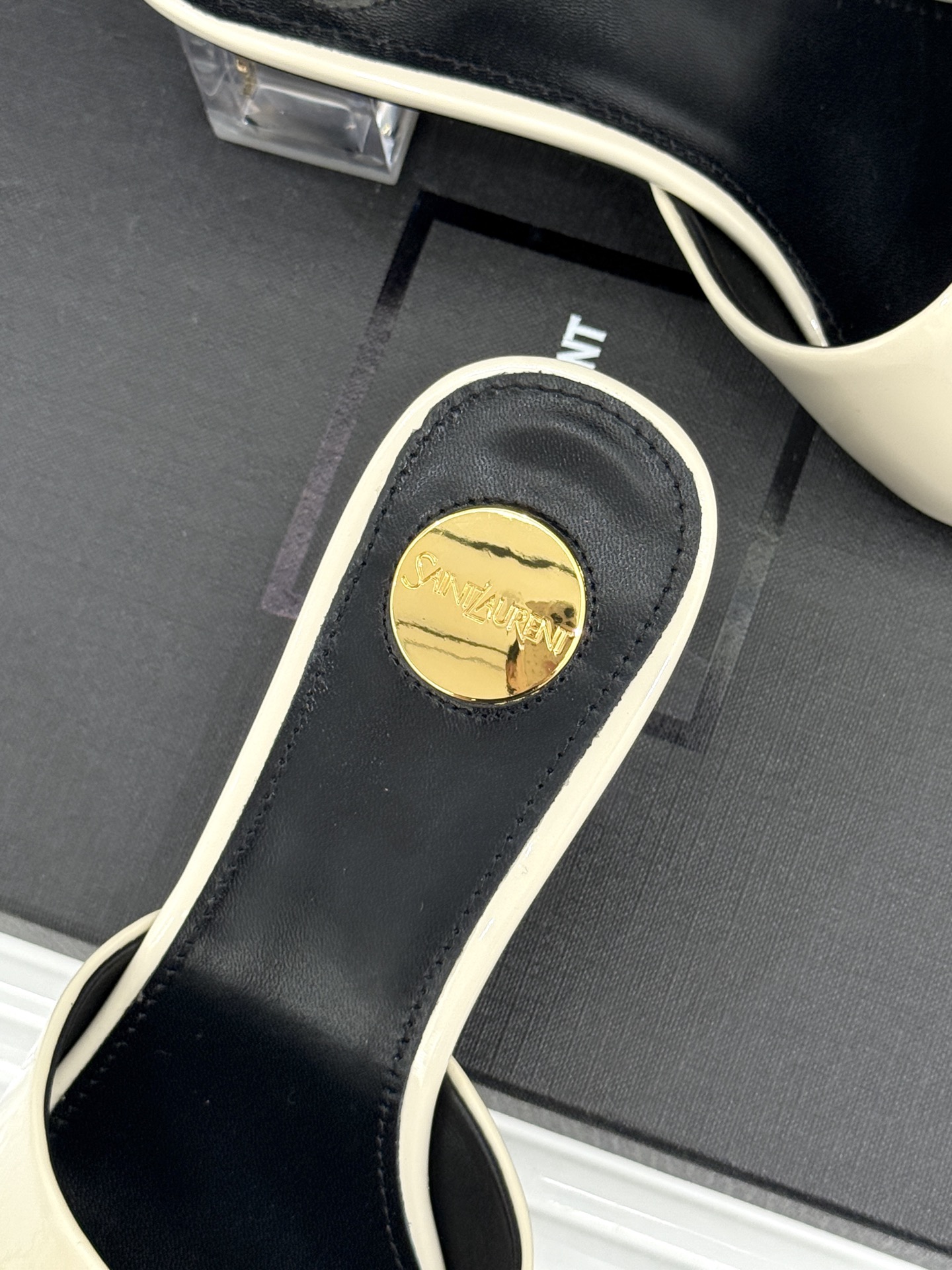 Saint Laurent /圣罗兰26WF新品一字带透明跟方头粗跟拖鞋方头廓形利落又高级透明粗跟稳当显