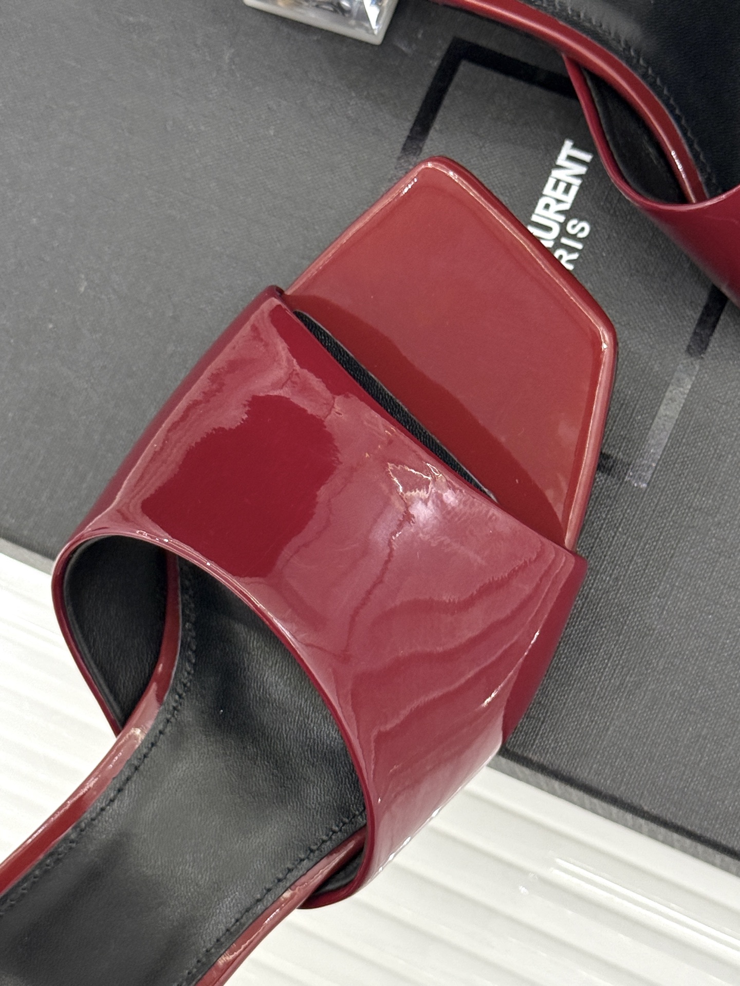 Saint Laurent /圣罗兰26WF新品一字带透明跟方头粗跟拖鞋方头廓形利落又高级透明粗跟稳当显