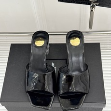 Saint Laurent /圣罗兰26WF新品一字带透明跟方头粗跟拖鞋方头廓形利落又高级透明粗跟稳当显 Saint Laurent /圣罗兰26WF新品一字带透明跟方头粗跟拖鞋方头廓形利落又高级透明粗跟稳当显