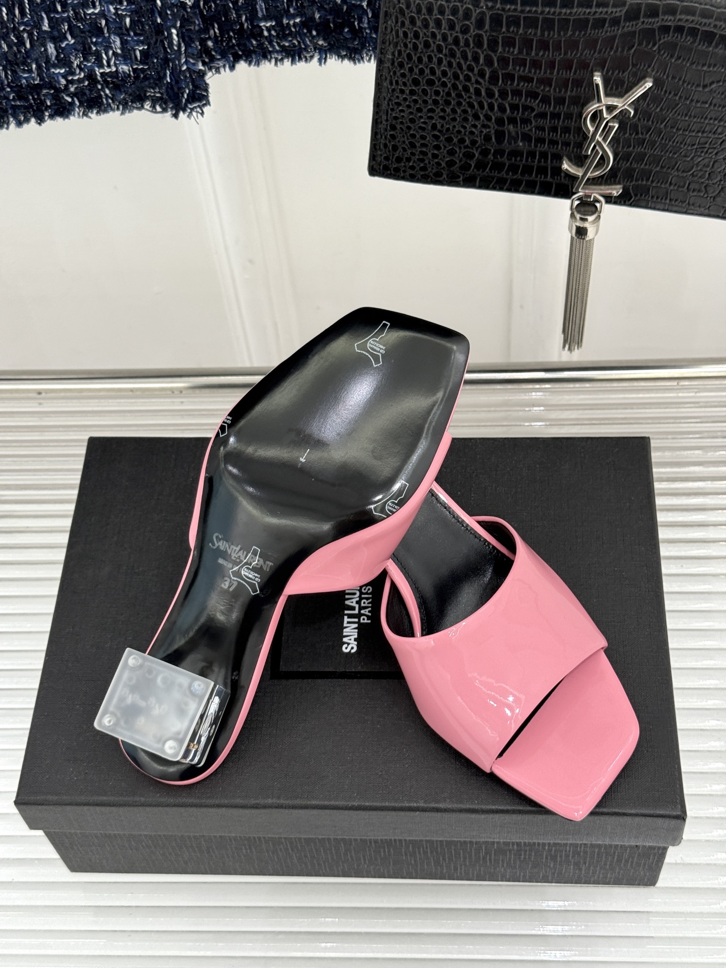 Saint Laurent /圣罗兰26WF新品一字带透明跟方头粗跟拖鞋方头廓形利落又高级透明粗跟稳当显