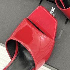 Saint Laurent /圣罗兰26WF新品一字带透明跟方头粗跟拖鞋方头廓形利落又高级透明粗跟稳当显 Saint Laurent /圣罗兰26WF新品一字带透明跟方头粗跟拖鞋方头廓形利落又高级透明粗跟稳当显