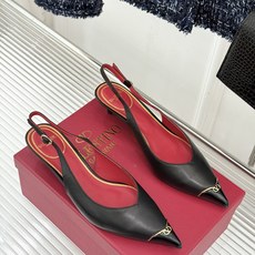 Valentino/华伦天奴26WF新品尖头猫跟后空凉鞋尖头线条勾勒足间精致轮廓小V金标点睛鞋头小猫跟稳 Valentino/华伦天奴26WF新品尖头猫跟后空凉鞋尖头线条勾勒足间精致轮廓小V金标点睛鞋头小猫跟稳