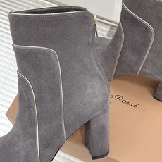 Gianvito Rossi 26WF秋冬新品圆头复古拼接粗跟短靴长靴复古圆头复刻经典感异材拼接质感出众 Gianvito Rossi 26WF秋冬新品圆头复古拼接粗跟短靴长靴复古圆头复刻经典感异材拼接质感出众