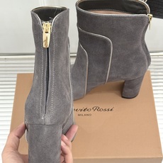 Gianvito Rossi 26WF秋冬新品圆头复古拼接粗跟短靴长靴复古圆头复刻经典感异材拼接质感出众 Gianvito Rossi 26WF秋冬新品圆头复古拼接粗跟短靴长靴复古圆头复刻经典感异材拼接质感出众